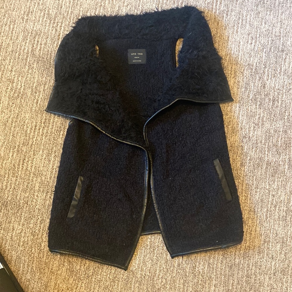 LOVE TREE Sherpa sweater vest medium black